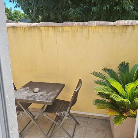 Chambre Cosy Avec Terrasse Apartment Arles Exterior photo